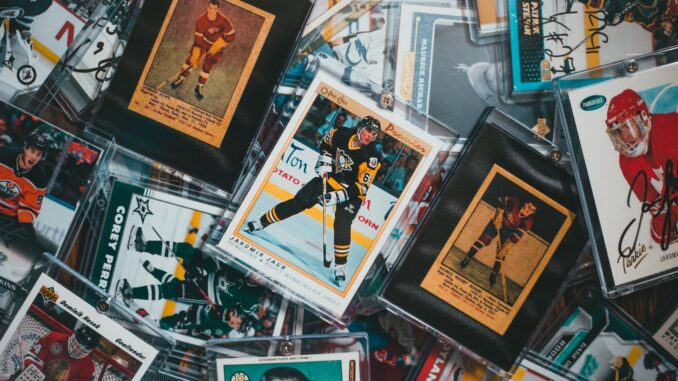 canva-close-up-of-vintage-hockey-cards-collection-MAEfxSkgfew